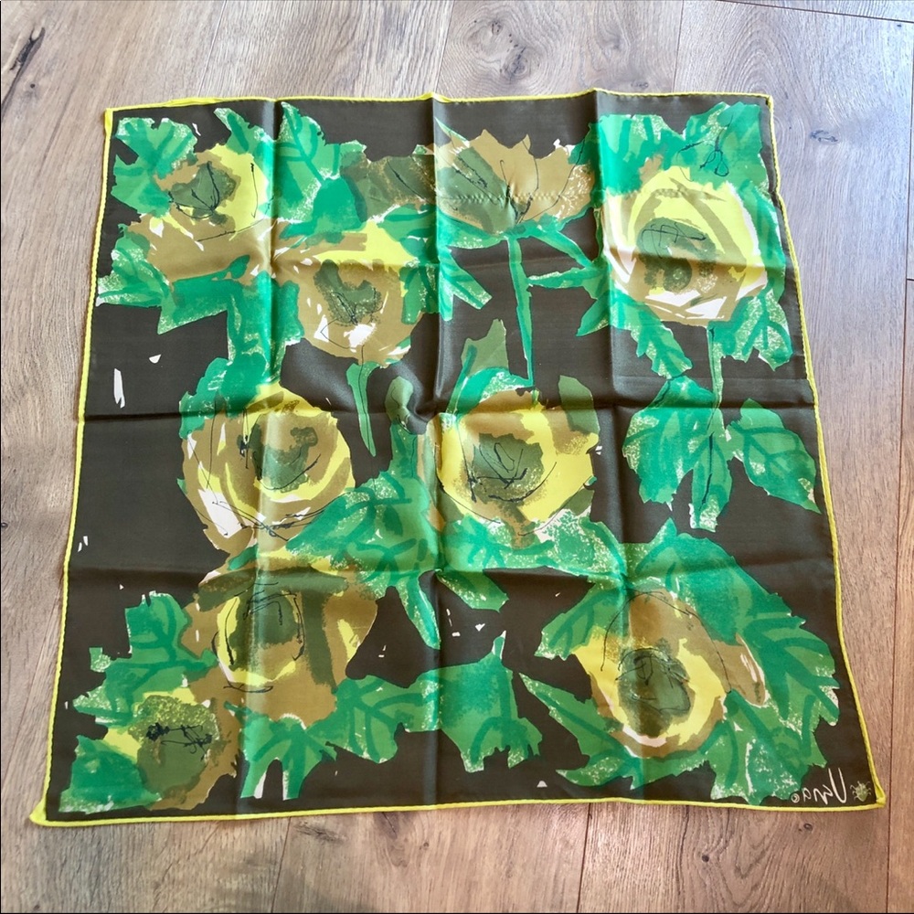 Vintage Vera Neumann square scarf, Green and Yellow hues with floral print - Picture 2 of 12